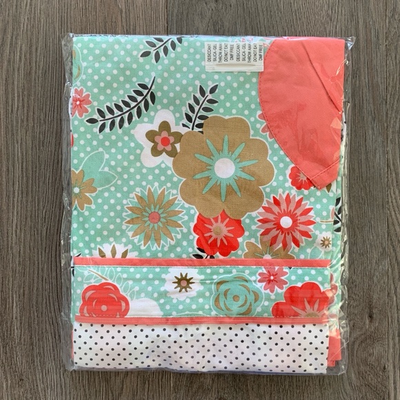 🆕Mom’s Kitchen Apron-Simply Whimsical - Picture 4 of 6